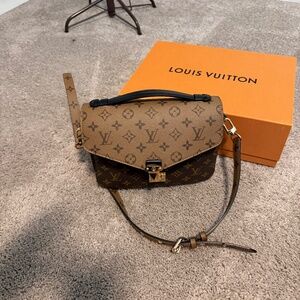 Pochette Metis Reverse Monogram Canva - Louis Vuitton